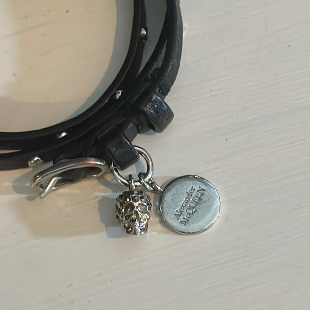 Alexander McQueen Black Leather Double Wrap studded bracelet with jeweled skull - Picture 2 of 10
